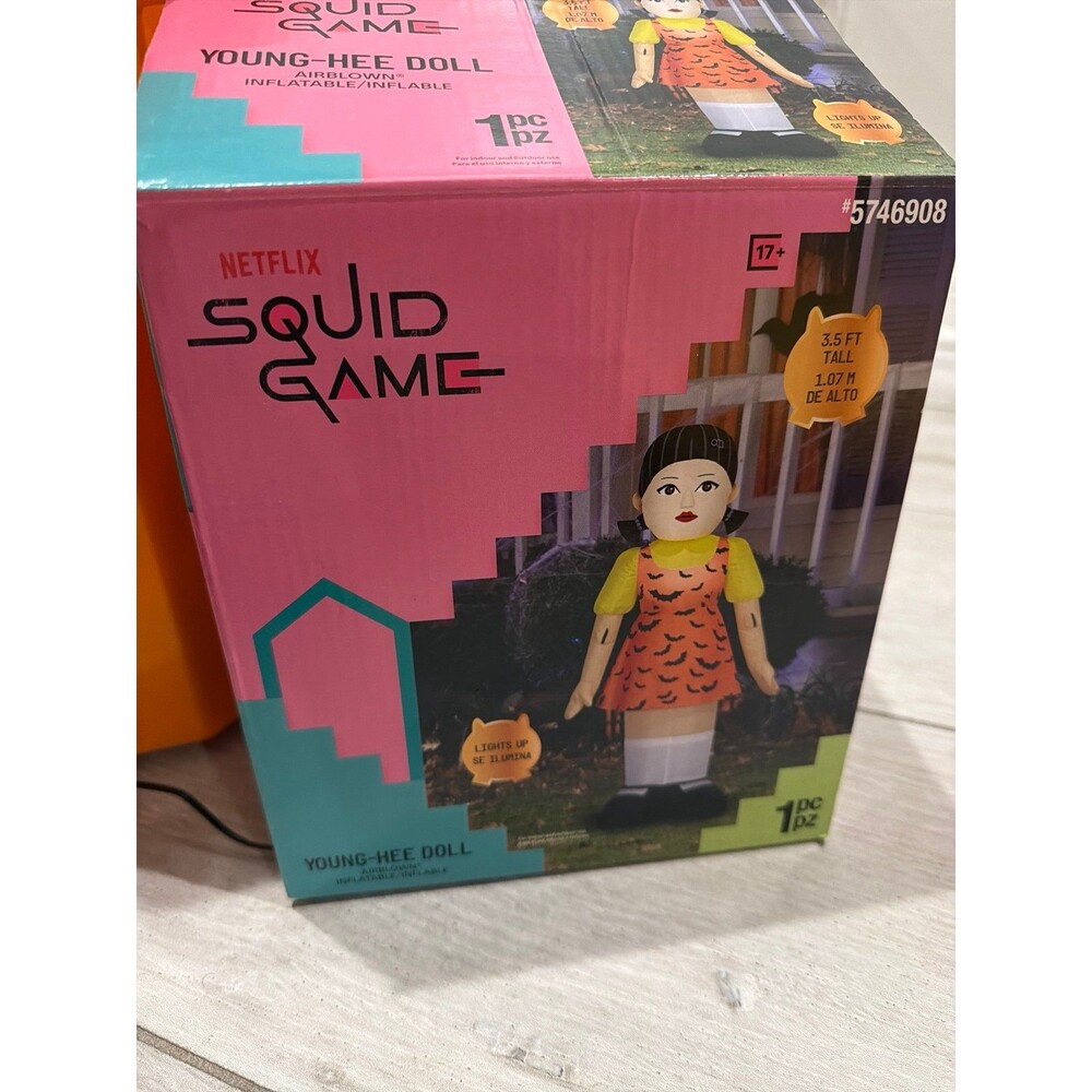 Netflix Squid Game Young-Hee Doll Inflatable Halloween Decor